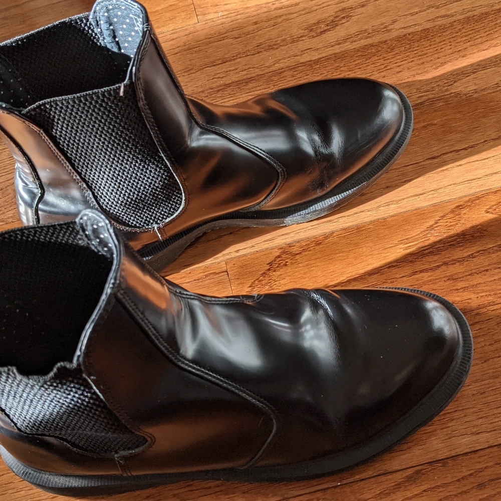 Dr. Martens Chelsea Boots